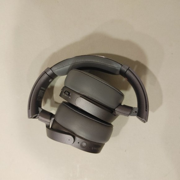 Sony MDR-XB950N1 noise canceling Extra BASS over the ear headphones (Gray) - Picture 11 of 11